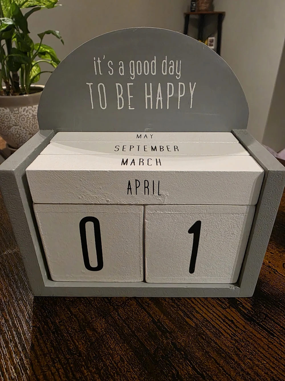 Wooden It's a Good Day Perpetual Desk Calendar - Gray and White